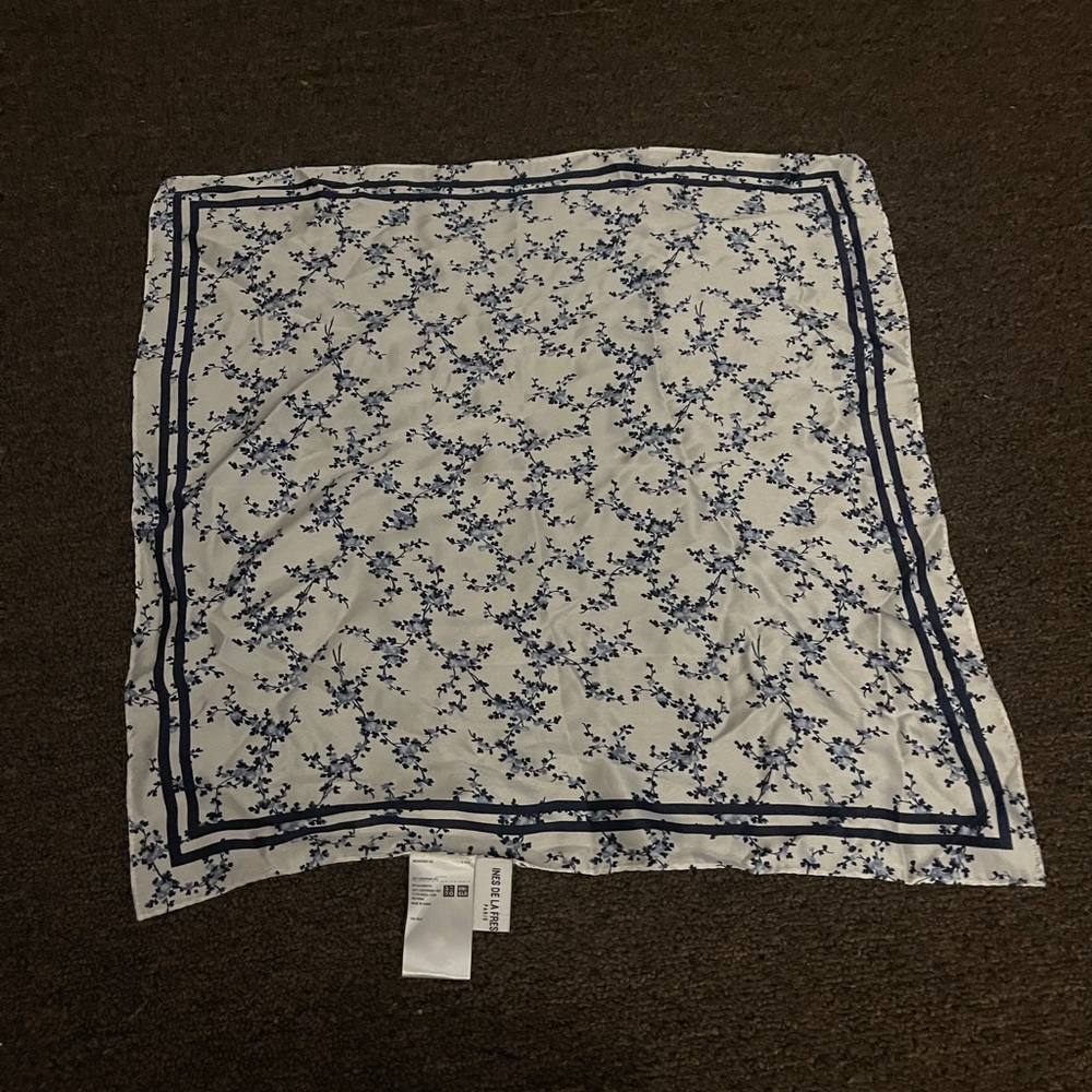 Ines de la Fressange Black & White 100% Silk Scarf. 16.5x16.5.